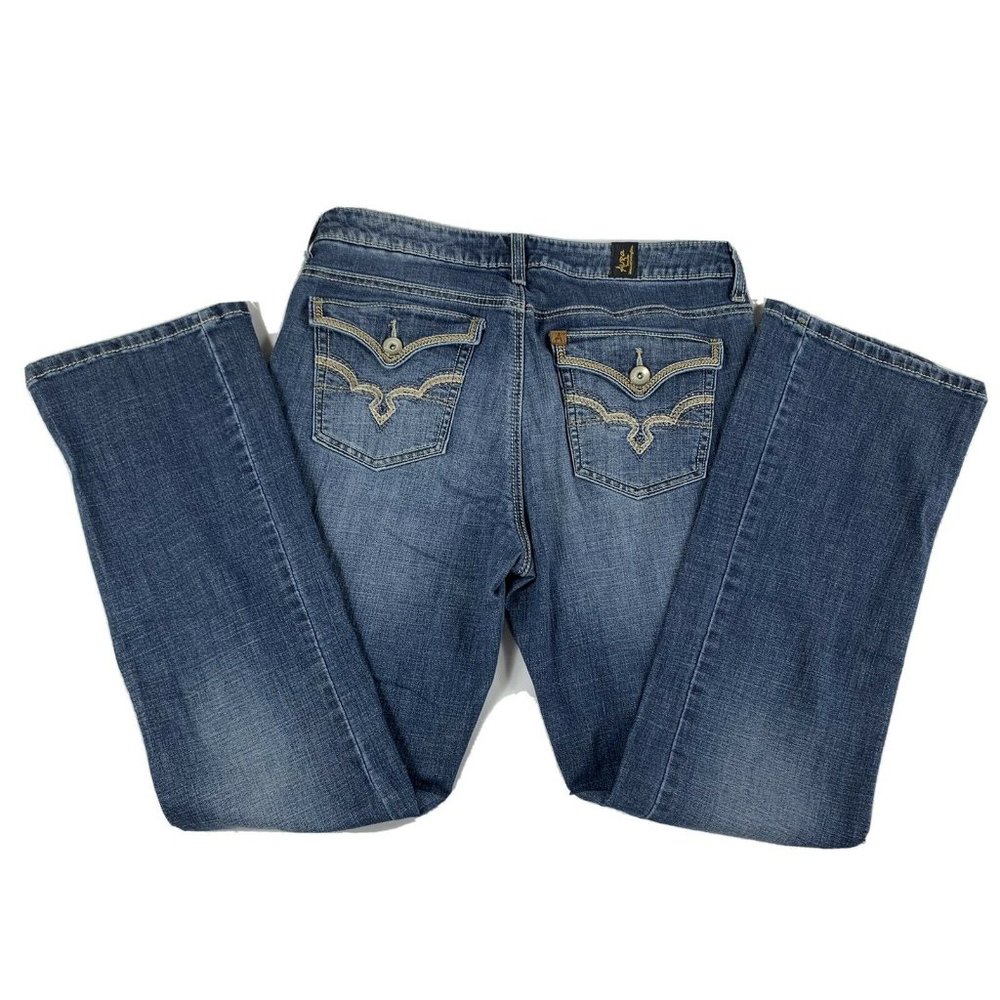 Aura Women at Wrangler Blue Jeans Women’s Size 8